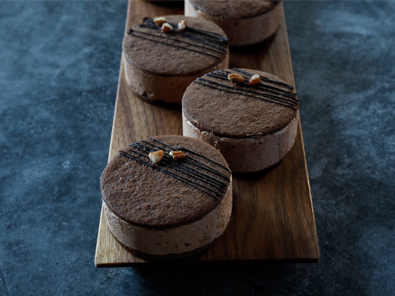 チョコレートのバタークリームサンド