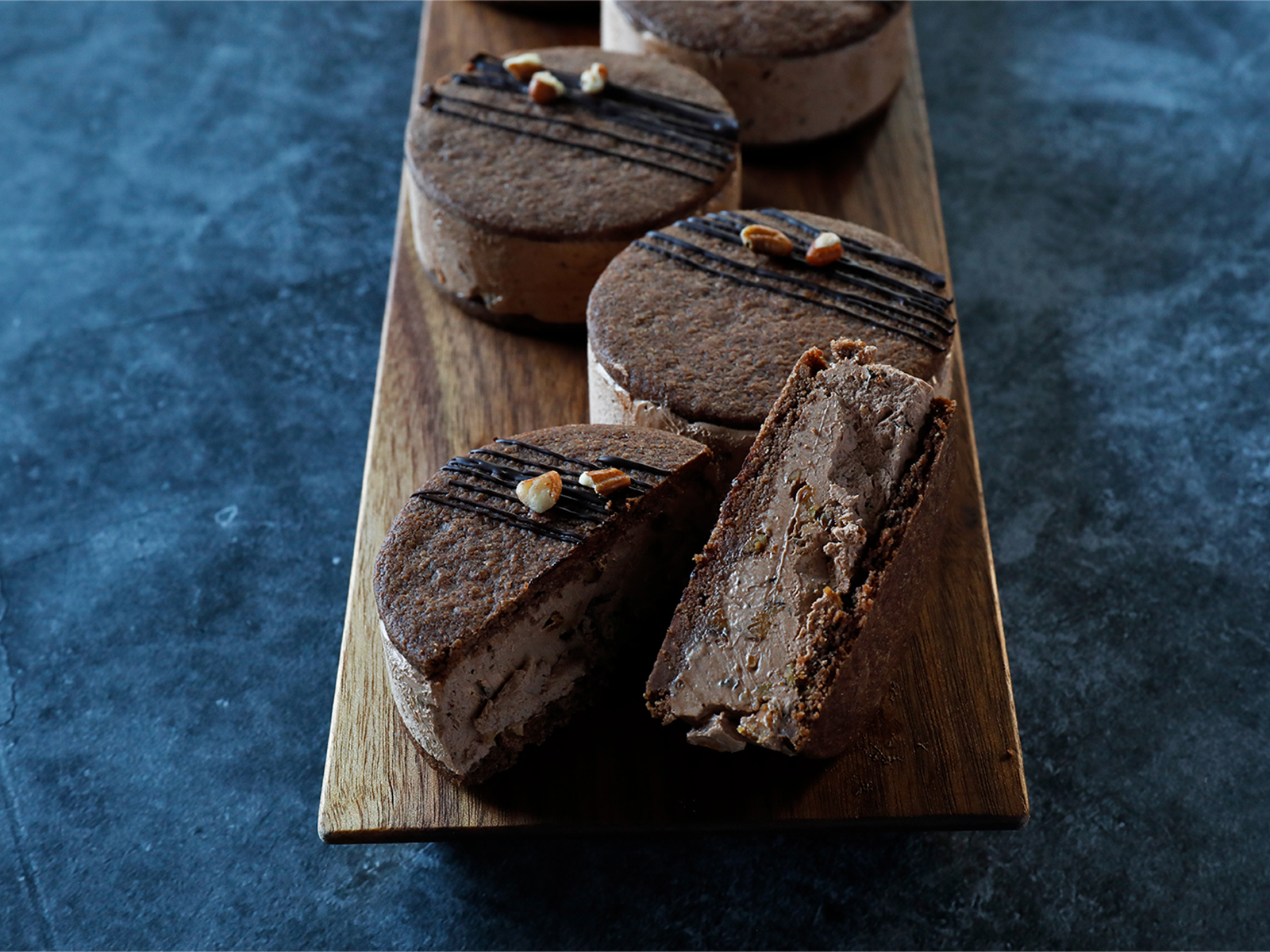 チョコレートのバタークリームサンド