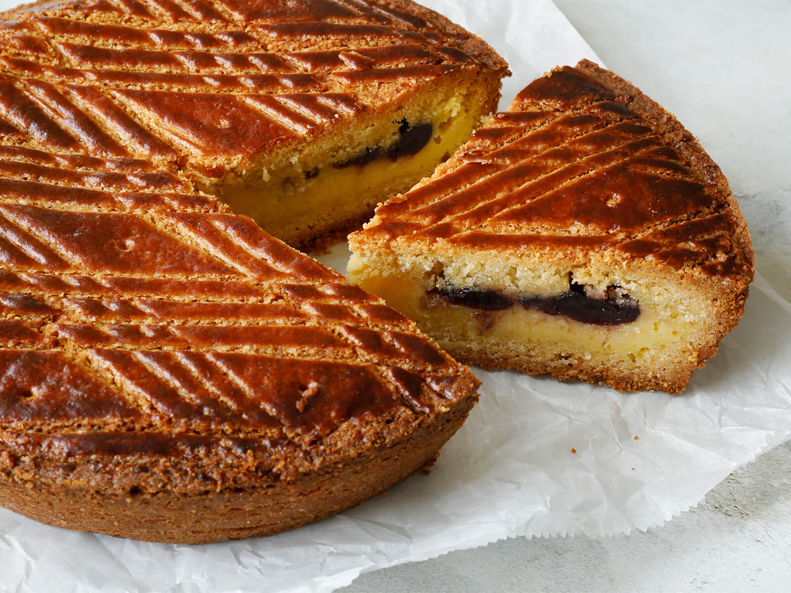 ダークチェリーのガトーバスク